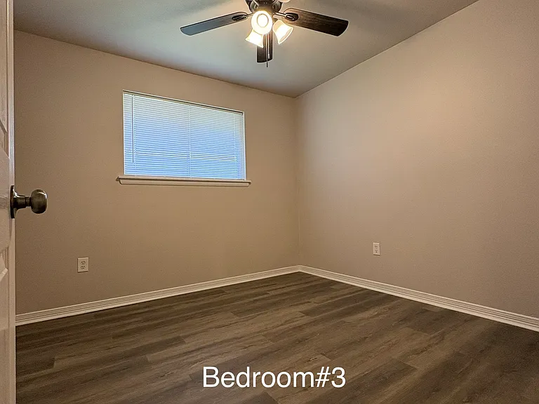 204 James Ct — Photo 20