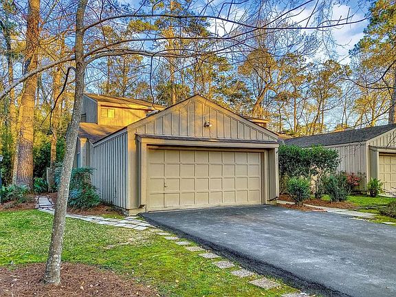 3rd image of 105 Catalpa Ln Unit 105