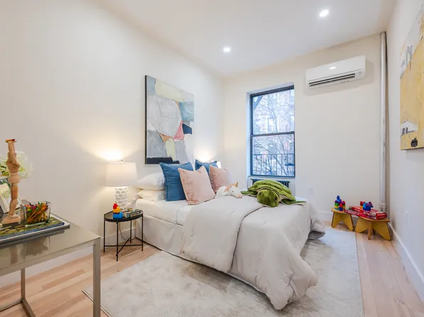 323 West 83rd Street 3A image 3 of 9