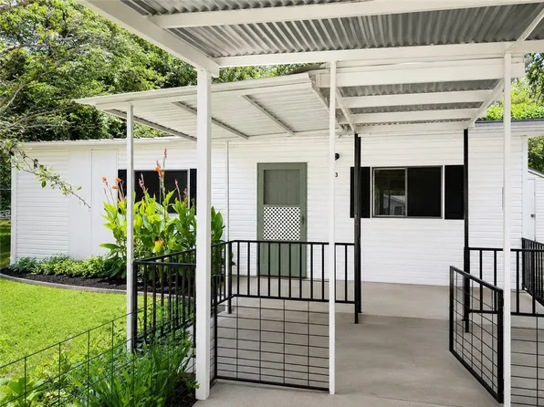 413 Morehead St, Franklin, TX 77856