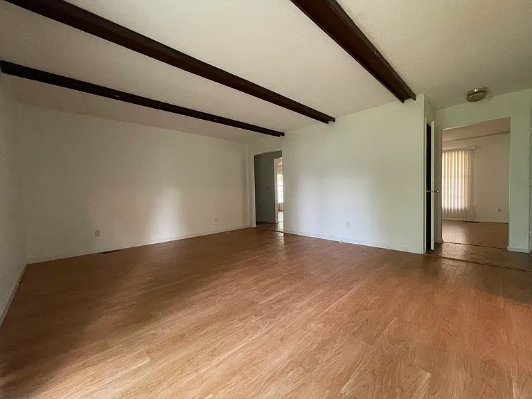 1960 Seven Pines Dr — Photo 13