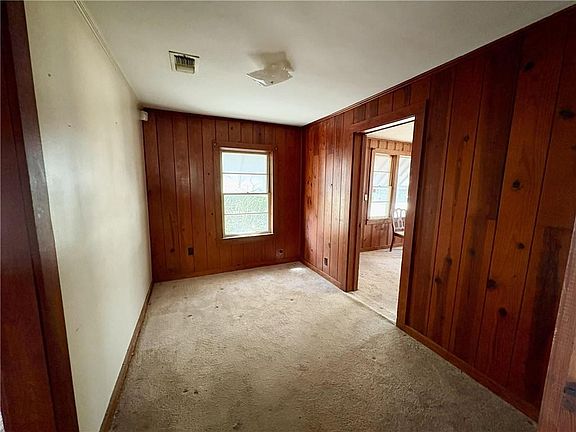 4th image of 4060 Dickson Ln