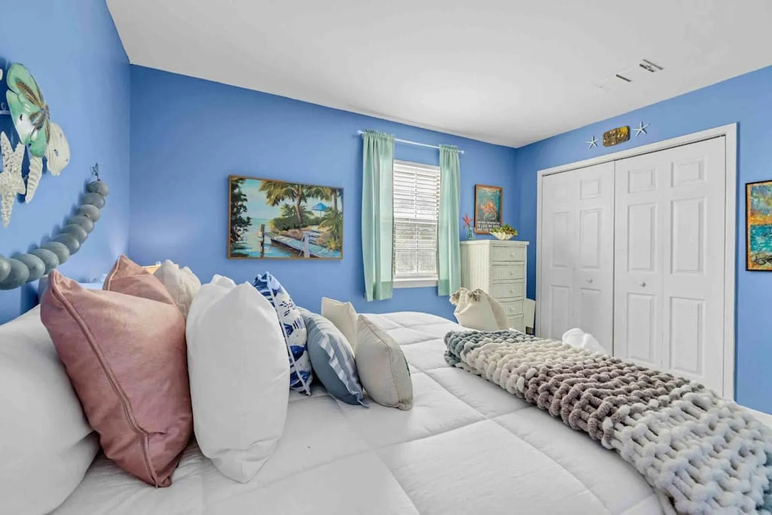 1 bed, 1.0 bath, 3196 sqft, $1,825 — Photo 3