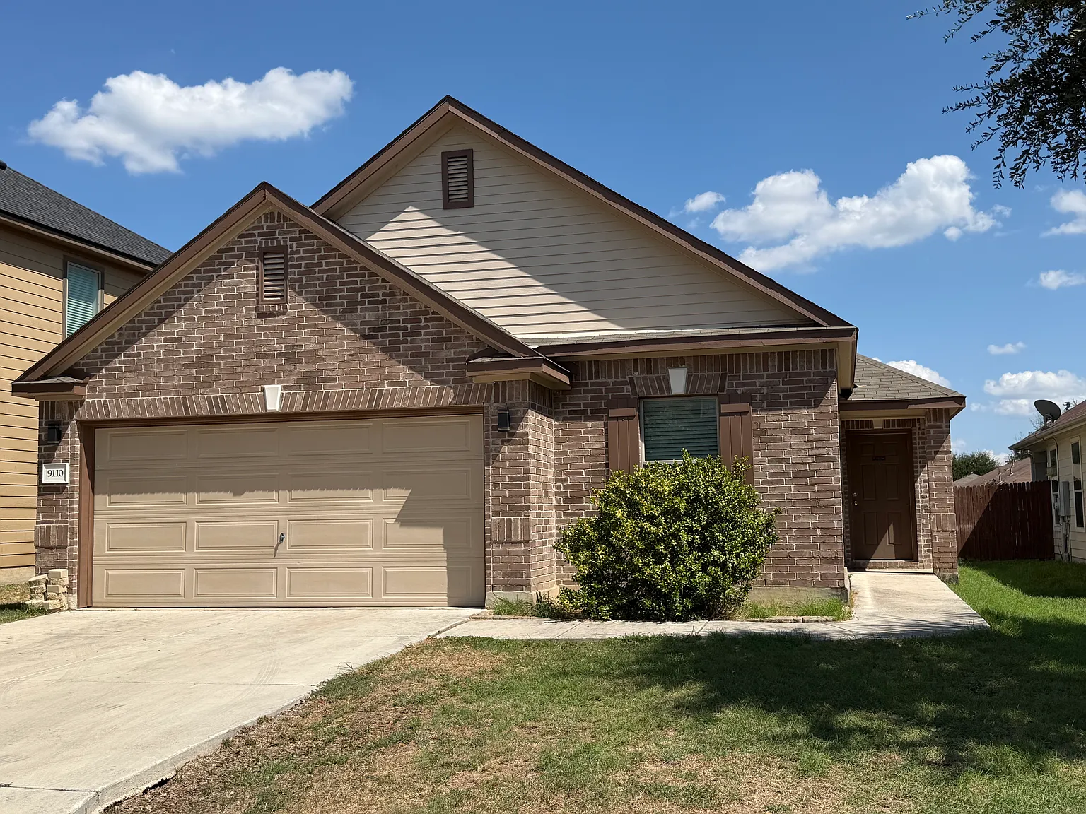 3 bed, 1702 sqft, $1,850 — Photo 1