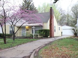 1907 SW Randolph Ave, Topeka, KS 66604