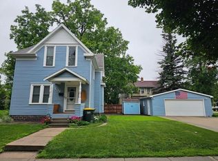 406 3rd St SE, Willmar, MN 56201