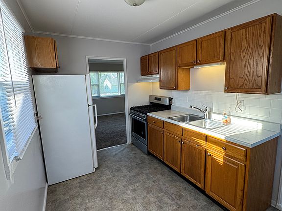 5th image of 2407 9th Ave SW
