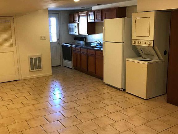 4th image of 443 Rogers Ave