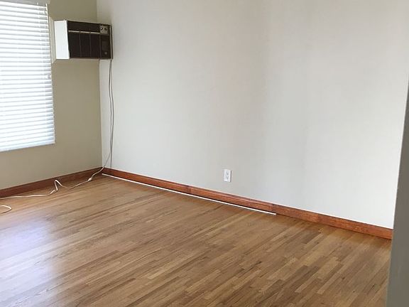 3rd image of 15203 Dickens St APT 2
