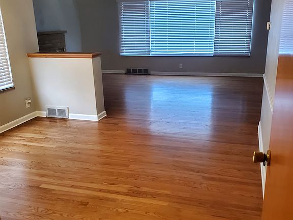 2nd image of 5715 Golfview Dr