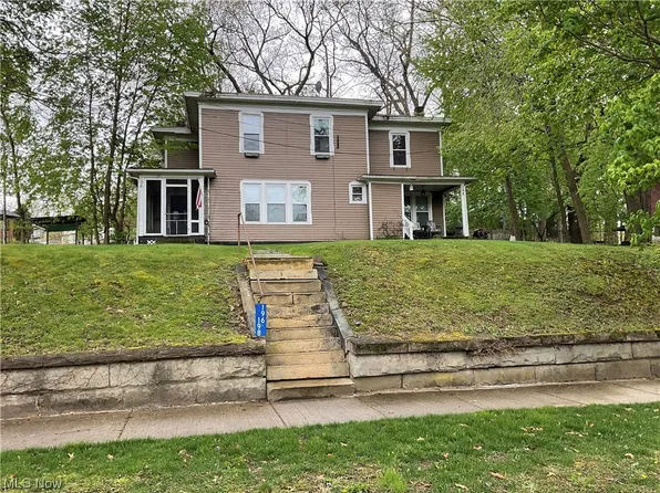 196 Aqueduct St, Akron, OH 44303