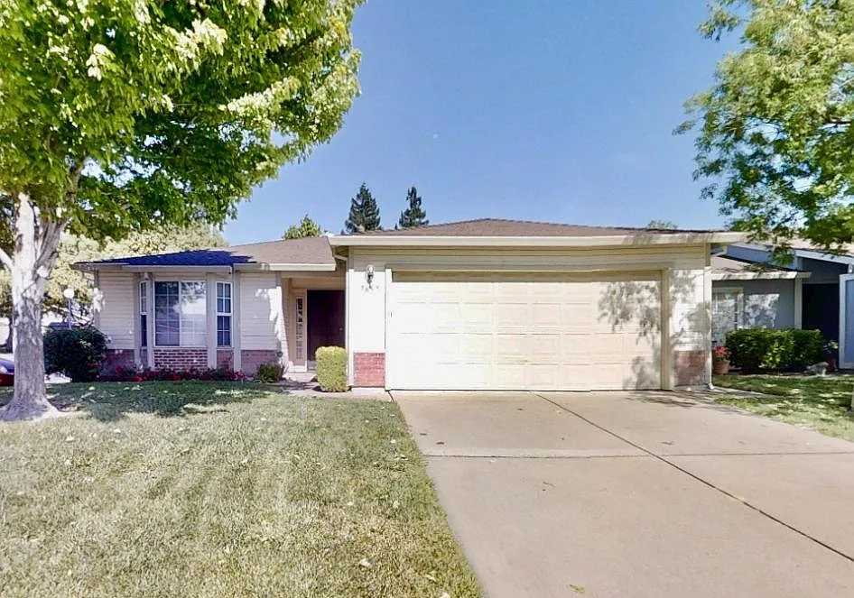 7657 Suncountry Ln photo 1