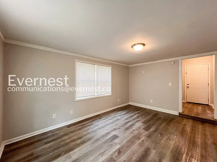 3060 Fairmeadow Dr — Photo 8