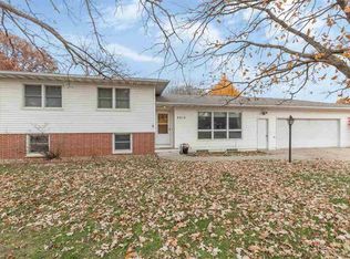 3312 Dallas Dr, Cedar Falls, IA 50613