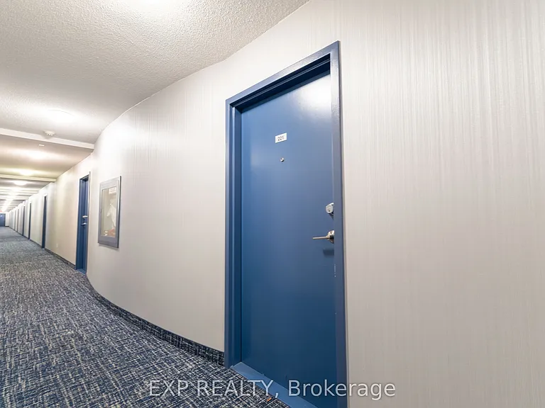 60 Fairfax Cres N #221 — Photo 18