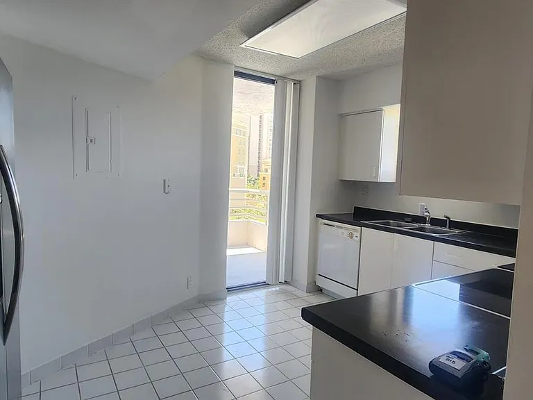 3300 NE 191st St #818 — Photo 14