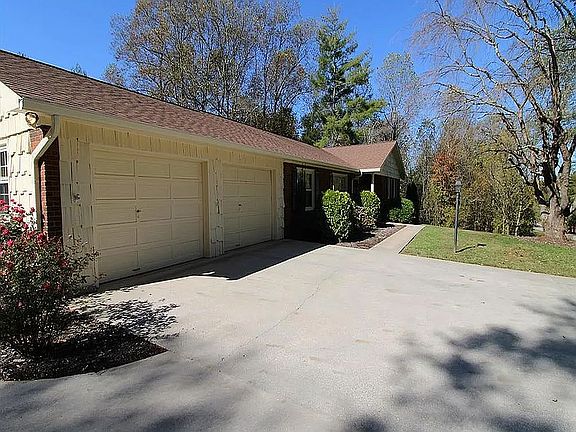3rd image of 739 Osborne Sunset Dr