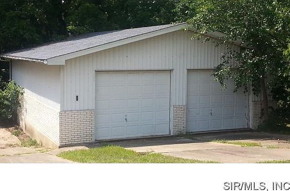 4th image of 975 Holiday Point Pkwy