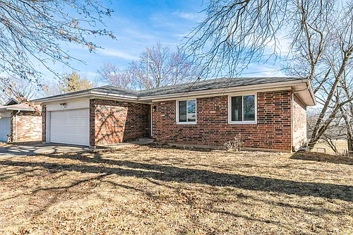 1432 S Lovers Ln Photo 1