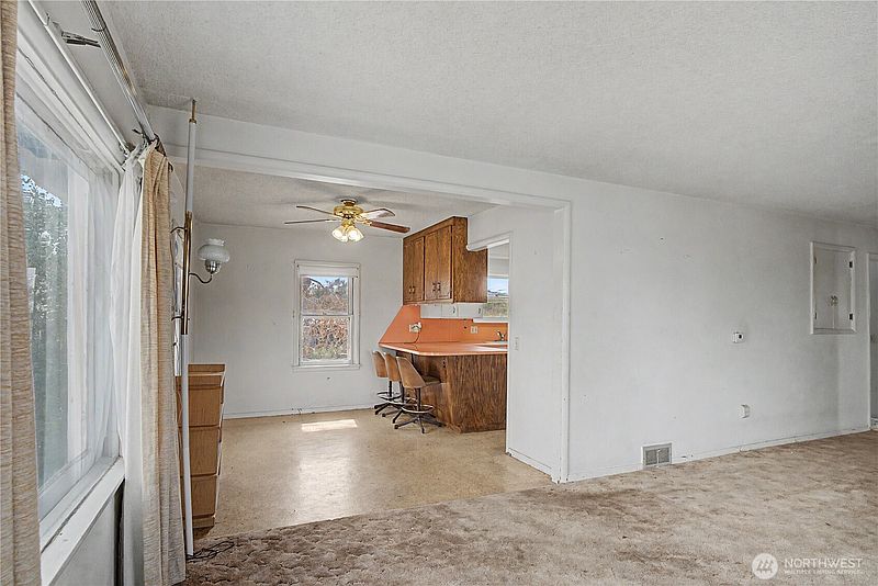 5th image of 1102 Dobson Road E
