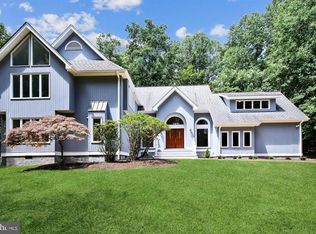 10721 Sycamore Springs Ln, Great Falls, VA 22066