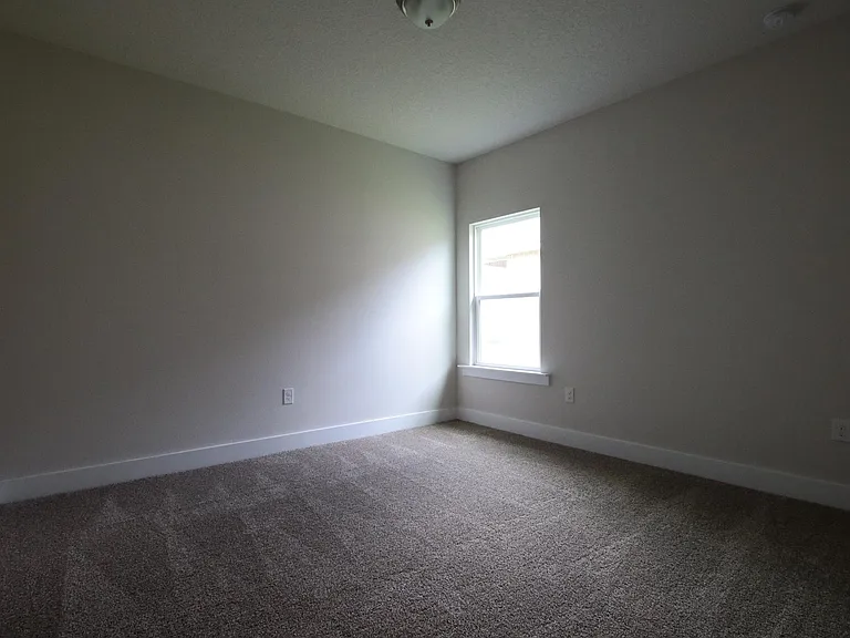 416 Pemberton Ln — Photo 9