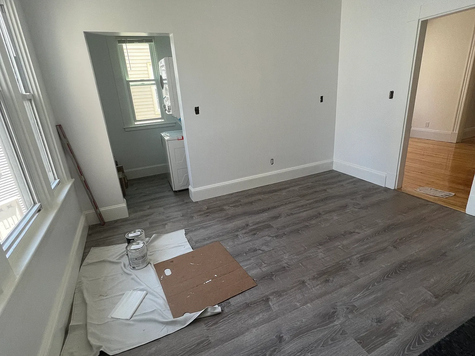 3 bed, 9999 sqft, $4,000 — Photo 2