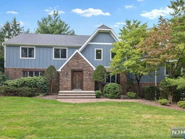 41 King Pl, Closter, NJ 07624