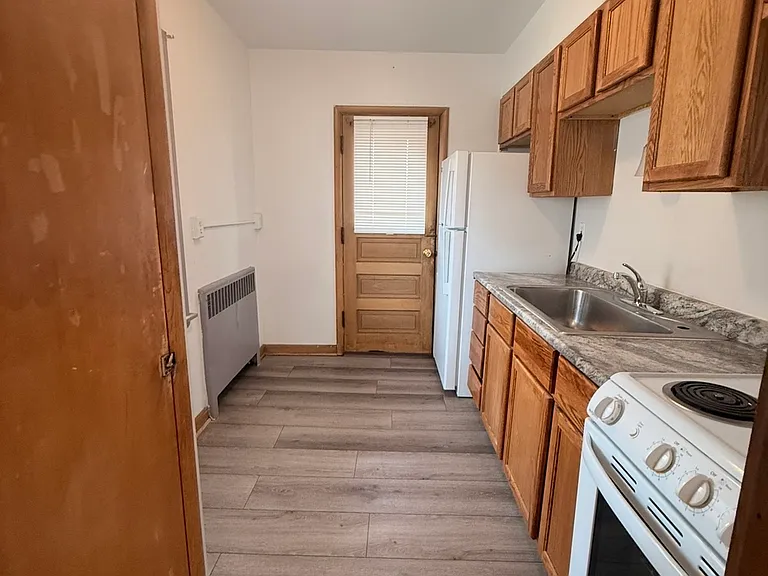 4006 N Farwell Ave #17 — Photo 4