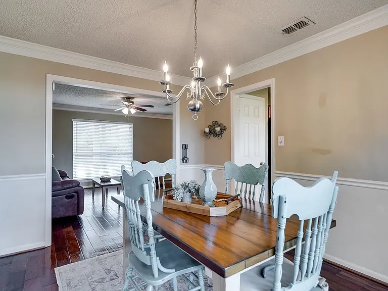 2600 Crepe Myrtle Dr — Photo 4