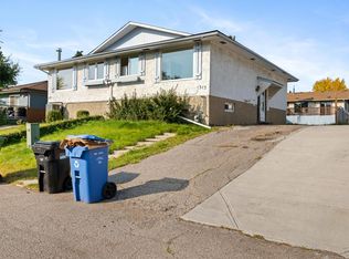 313 42nd St SE, Calgary, AB T2A3C2