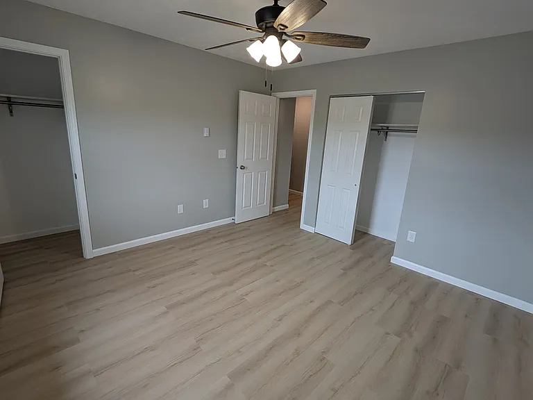1550 Hawk Cir — Photo 12