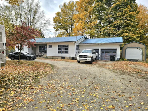 229 N Burr Oak Rd, Burr Oak, MI 49030