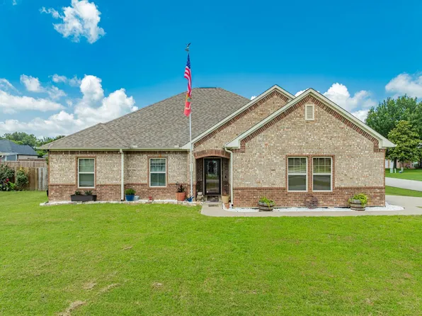 141 Ocean Lake Dr, Edgewood, TX 75117