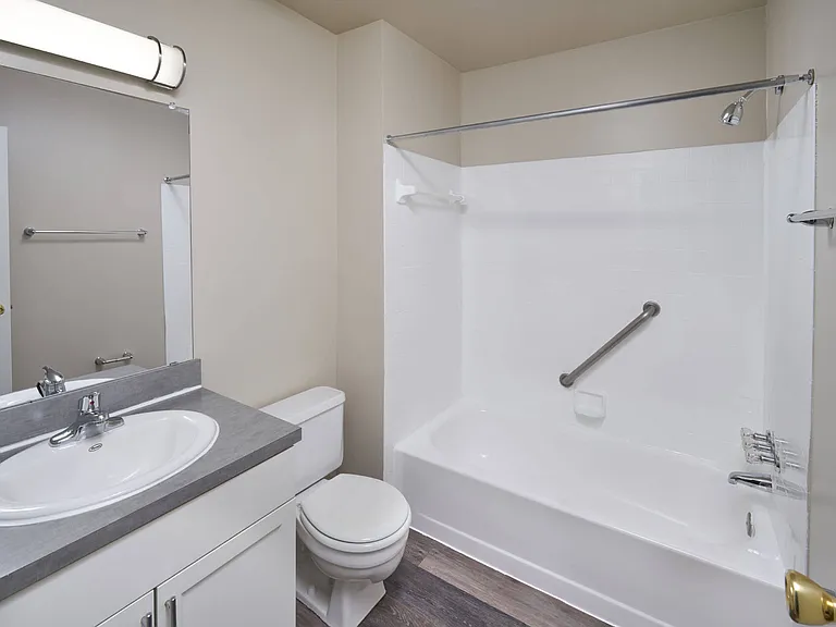 Canterbury Apartments — Photo 15