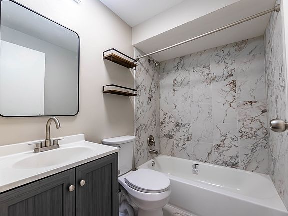 5th image of 6624 W 64th Pl APT 2E