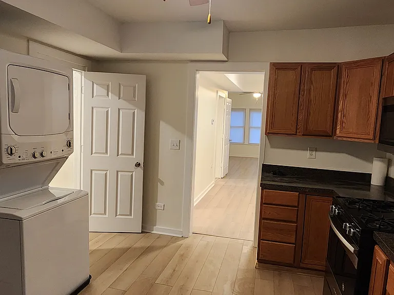 2525 W Lyndale St #1F — Photo 19