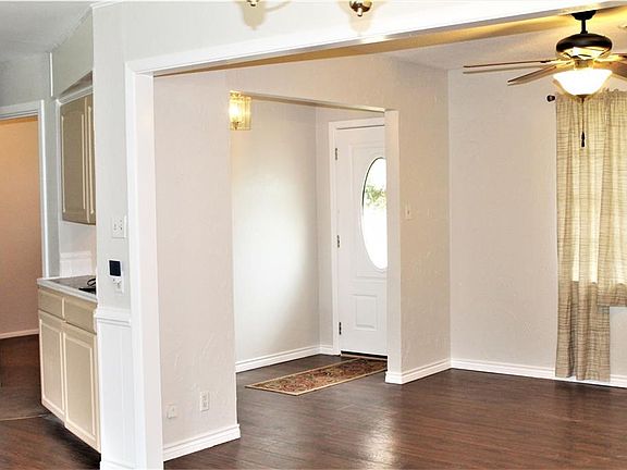 3rd image of 420 Hillside Dr