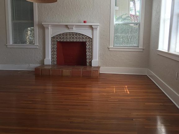 3rd image of 3485 Chase Ave