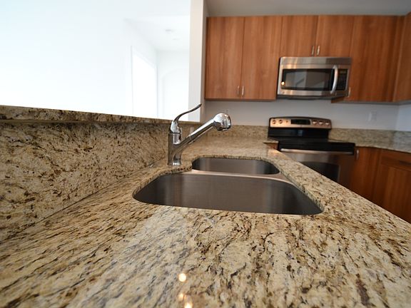 4th image of 1931 NE 2nd St APT 403