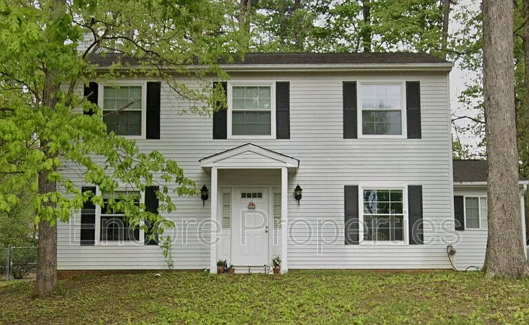 211 Indigo Dr — Photo 1
