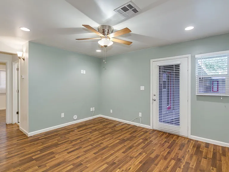 22nd Street Apartments 3015 — Photo 13
