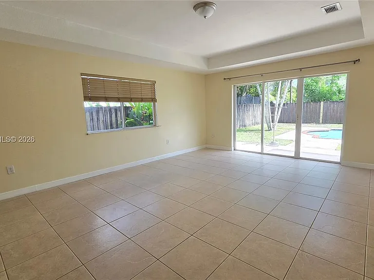 15743 SW 145th Ter — Photo 3