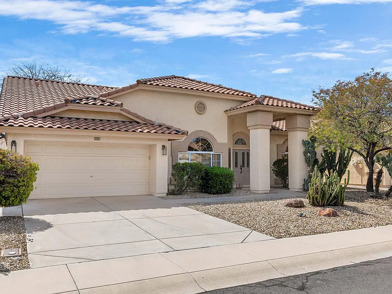 9013 W Kerry Ln — Photo 36