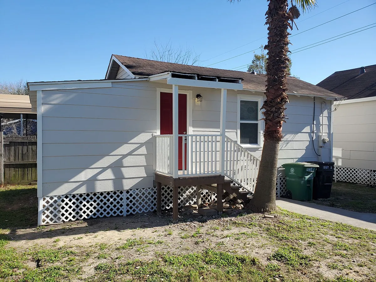Building Photo - 7307 Avenue H #A