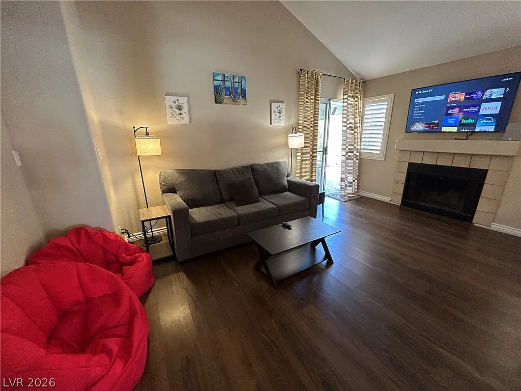 2 bed, 2.0 bath, 1129 sqft, $2,500 — Photo 3