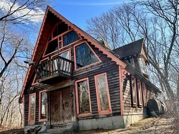 780 Shermantown Rd, Saunderstown, RI 02874