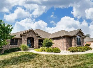 10 Crest Oak Ct, Springboro, OH 45066