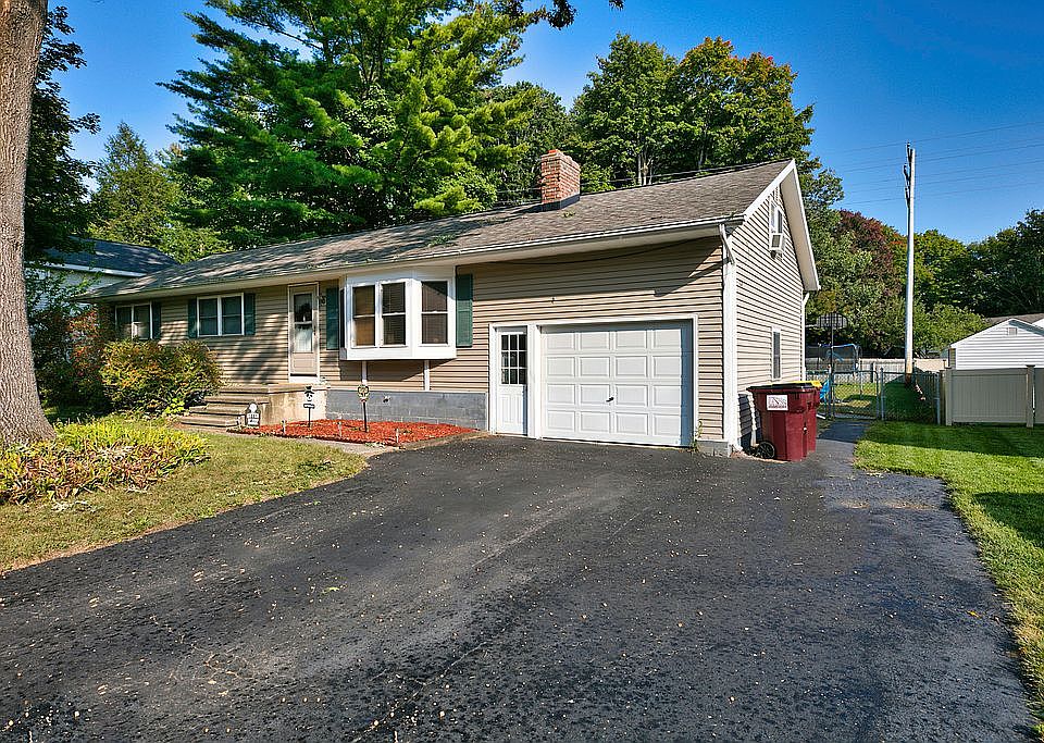 1st image of 10 Dublin Dr