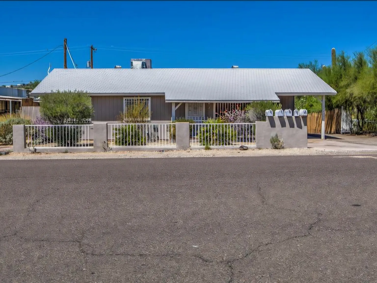 1 bed, 1000 sqft, $1,350 — Photo 1